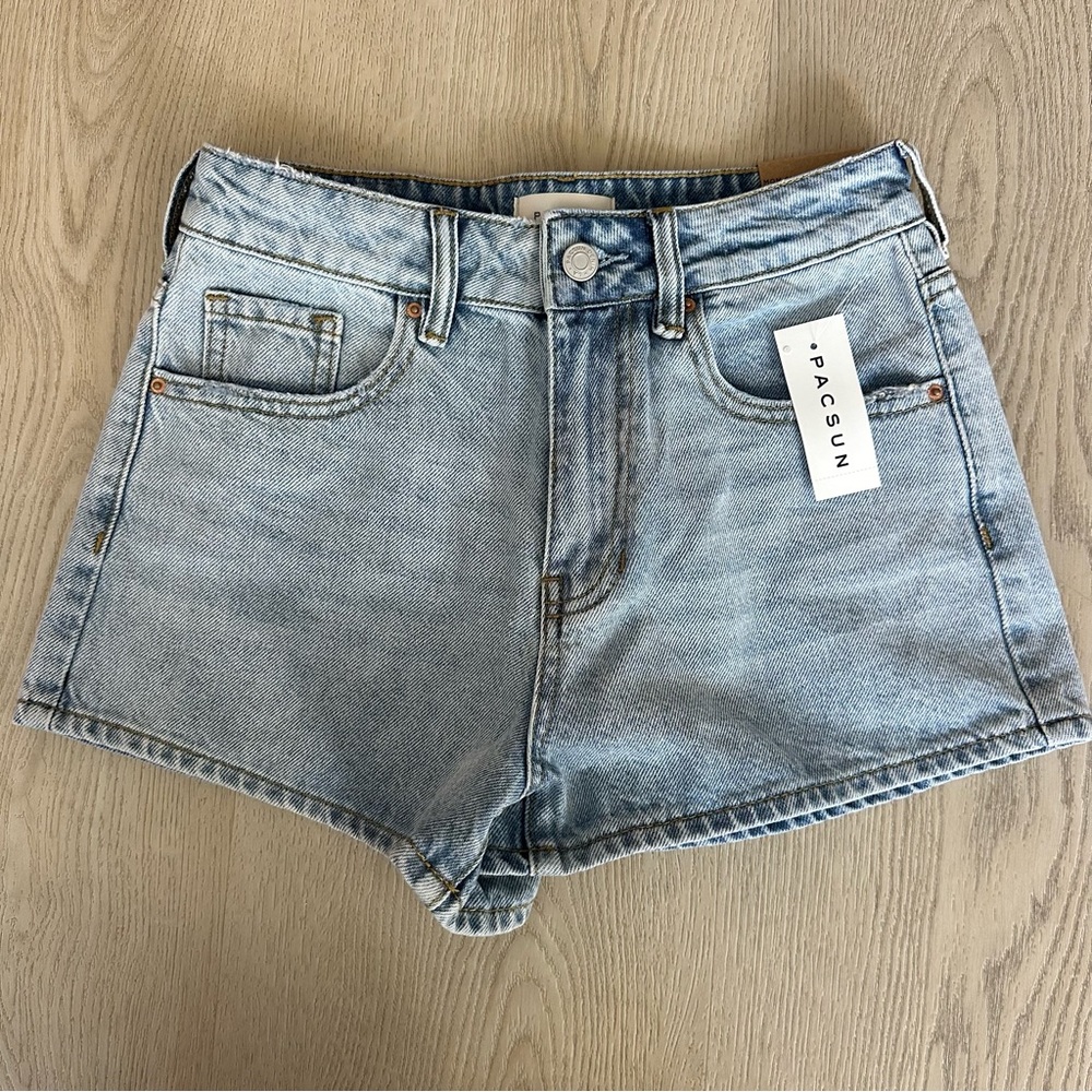 NWT Pacsun Mom Short Denim Shorts Size 25